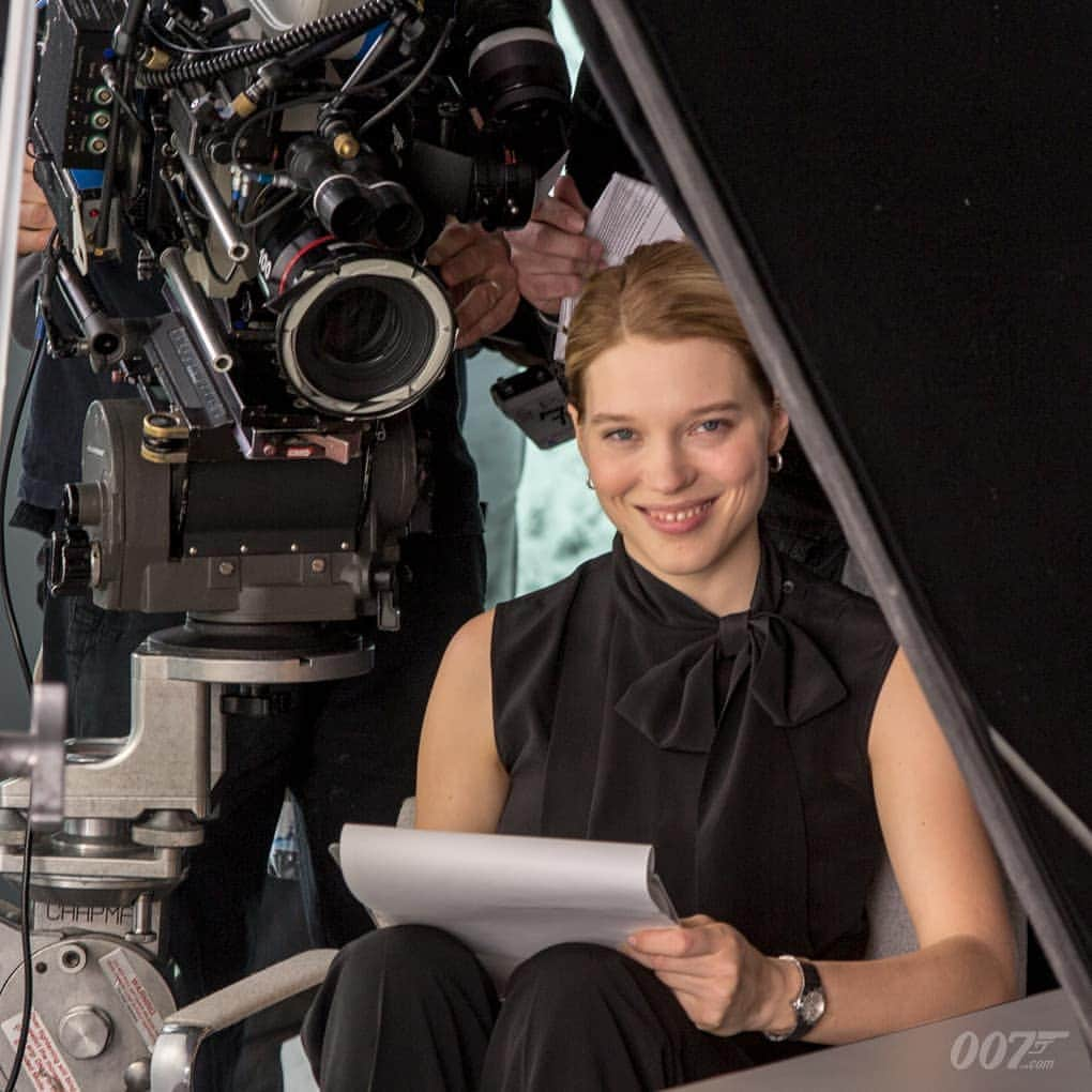 James Bond 007さんのインスタグラム写真 - (James Bond 007Instagram)「Happy Birthday to Léa Seydoux. Léa plays psychologist Dr. Madeleine Swann in SPECTRE (2015) and will reprise the role in BOND 25. Leave your greetings below. #LéaSeydoux #Spectre」7月2日 0時59分 - 007