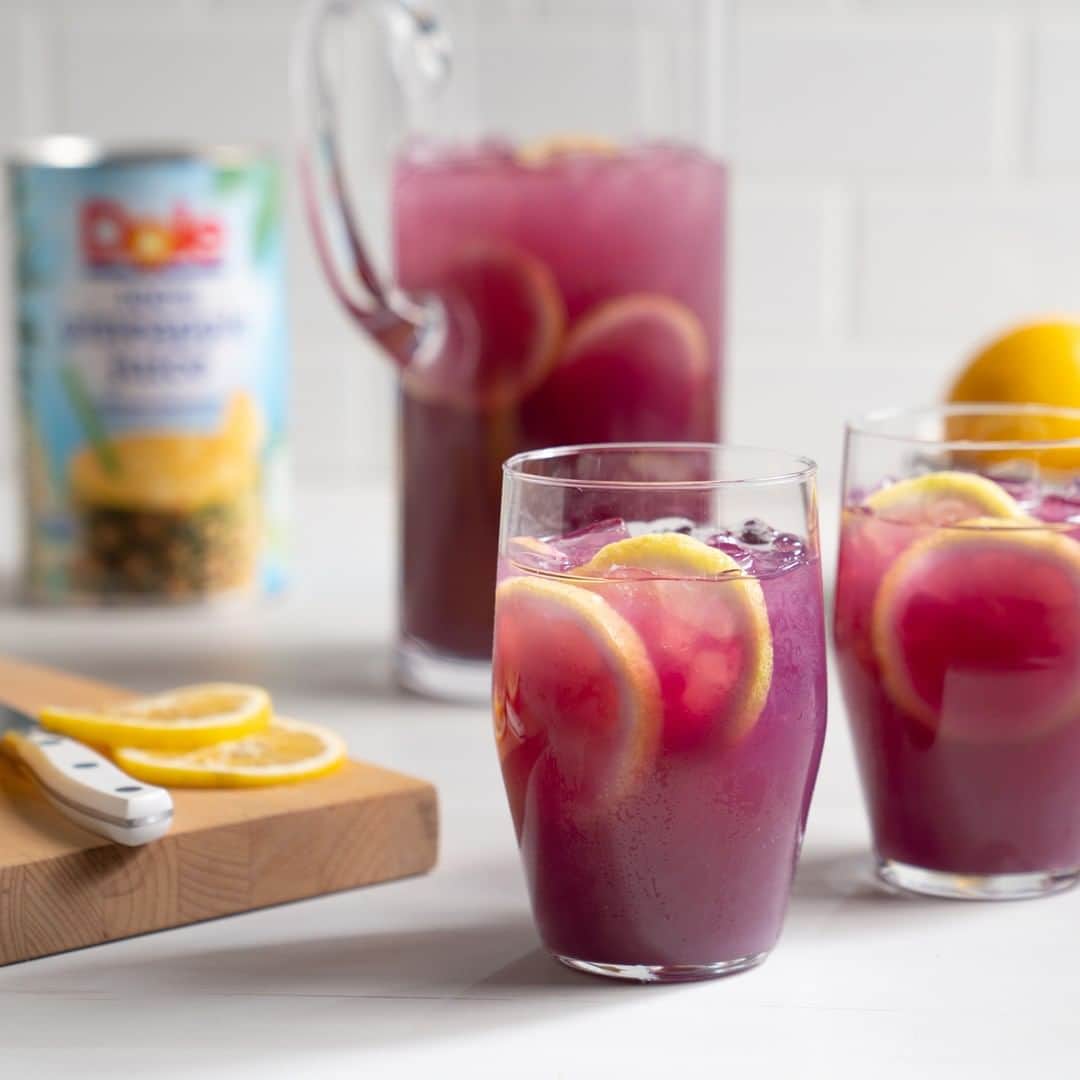 Dole Packaged Foods（ドール）のインスタグラム：「Pineapple Hibiscus #Tea is the sweet, yet tart summer sensation you'll want in your hand every weekend. Simply stir in ingredients, sip, and repeat. #DoleRecipes」