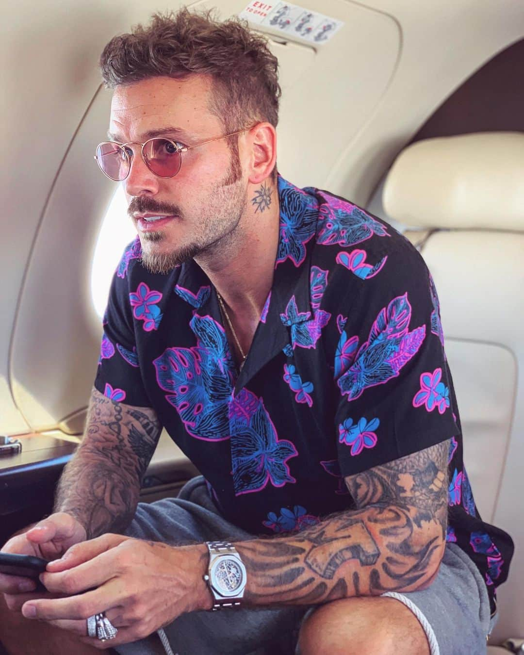 エム・ポコラさんのインスタグラム写真 - (エム・ポコラInstagram)「🚀🏝」7月2日 1時00分 - mattpokora