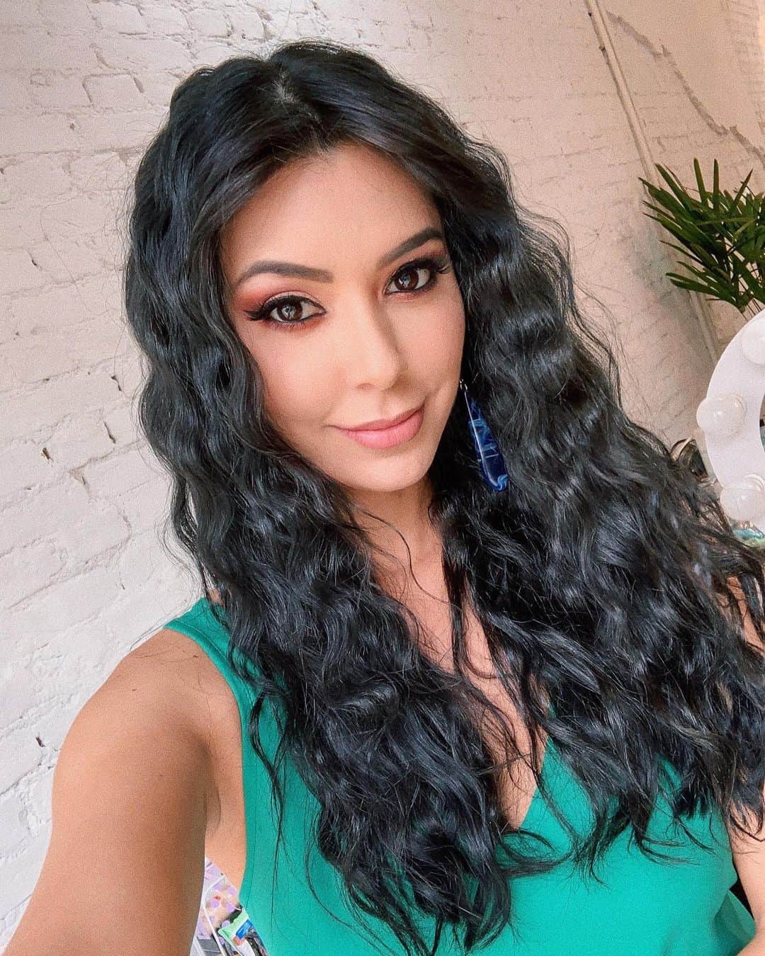 Gabriela Salesのインスタグラム：「O primeiro trionda a gente não esquece. Amei muito essa vibe cabelo de sereia, já até encomendei um. Vou mostrar o aparelho que usaram nos stories. ❤️❤️❤️」