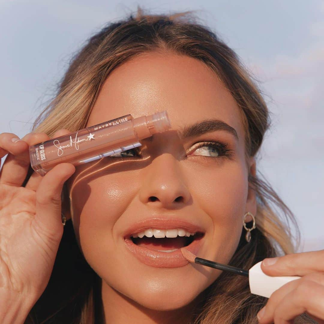 Maybelline New Yorkさんのインスタグラム写真 - (Maybelline New YorkInstagram)「☀️NEW HEAT FOR THE SUMMER!☀️Introducing the @maybelline @summermckeen lip gloss! This limited edition collection features six neutral, nude to pink shades in an ultra-glossy finish that reflect Summer’s always on-the-go beauty routine. At only 20-years-old, @summermckeen has been a longtime partner of @maybelline, and in @summermckeen’s collection, we celebrate Summer’s carefree, shining and fun personality. From the development to curating each shade and shade names, Summer helped co-curate this beautiful collection. All six shades are available for pre-order now @Walmart, head to our Instagram Story and swipe up! ✨Our #maybellinexsummermckeen glosses will be sold exclusively at all @Walmart stores and online on 7/15! Comment below if you’re excited to get your hands on it! @summermckeen is wearing shade ‘barefoot’ 😍」7月2日 1時12分 - maybelline