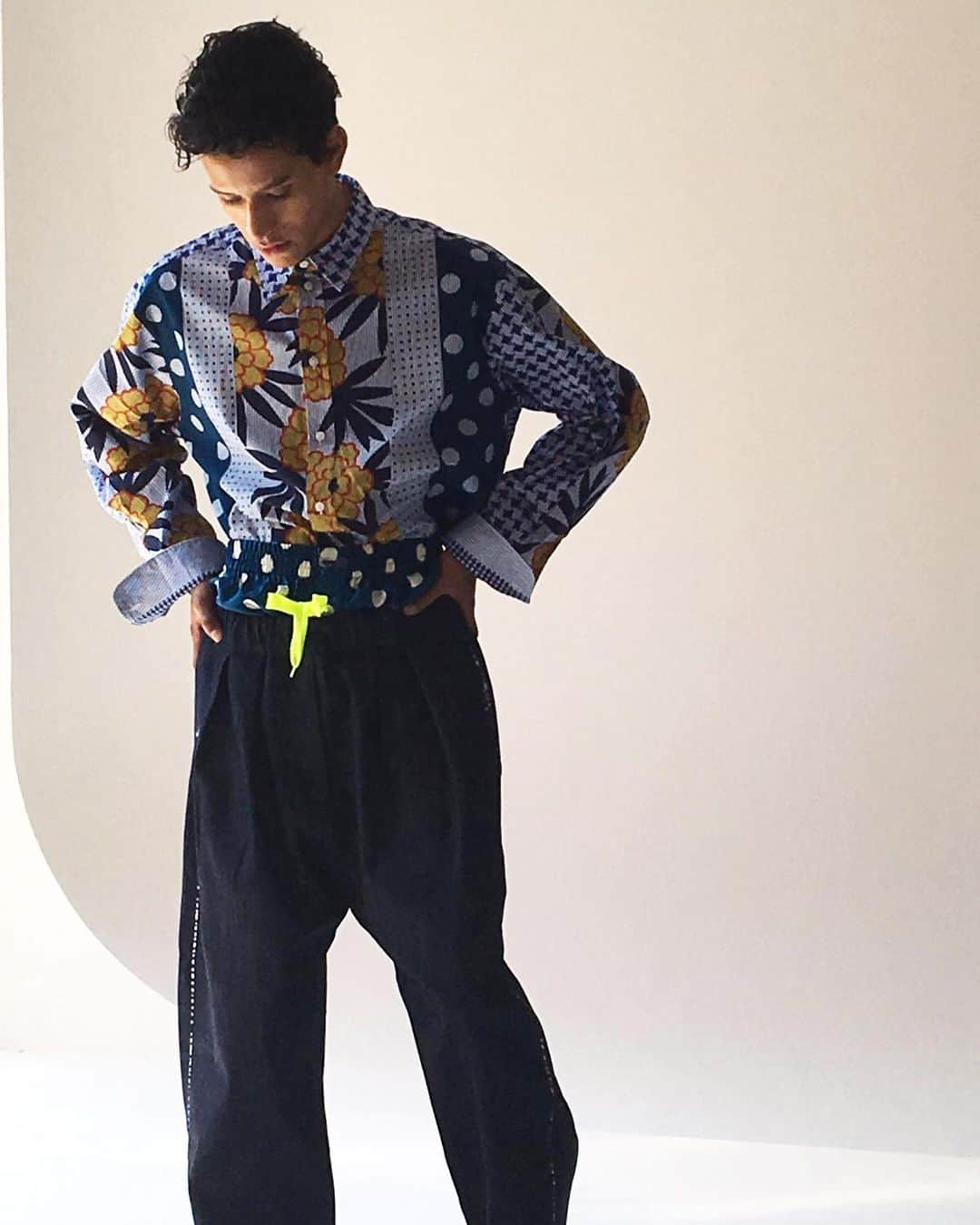 Pierre-Louis Masciaさんのインスタグラム写真 - (Pierre-Louis MasciaInstagram)「Preview from our shooting Spring/Summer 2020 . #plm #pierrelouismascia #unpredictableclassic #womenswear #menswear #prints #collection #spring #summer #2020 #ss20」7月2日 1時13分 - pierrelouismascia