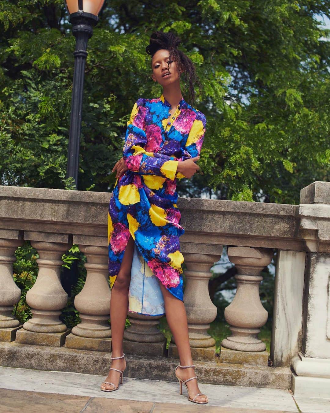 Bergdorf Goodmanさんのインスタグラム写真 - (Bergdorf GoodmanInstagram)「COLOR POP 💐 When opting for a dress this season, vibrancy is a must. Case in point: @the_attico’s bold floral number as seen here on supermodel @adesuwa. Discover our full pre-fall story at BG.com/Blog and shop this piece now in store on 3. [photo: @jamesbrodribb]」7月2日 1時15分 - bergdorfs