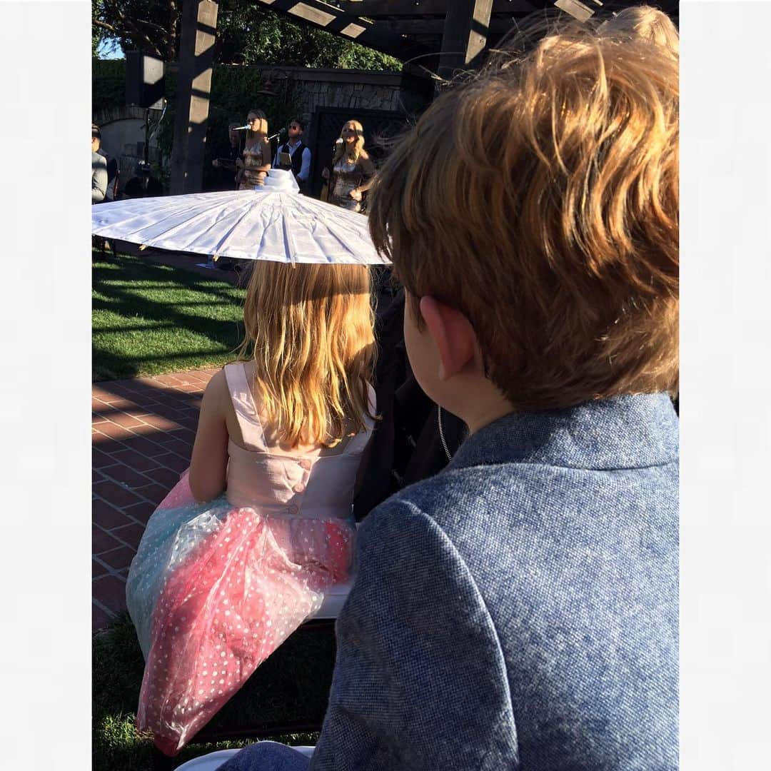 サラ・ドリューさんのインスタグラム写真 - (サラ・ドリューInstagram)「Wedding weekend in Napa! Congratulations @elanget and Greg!! We love you! #familytime」7月2日 1時30分 - thesarahdrew