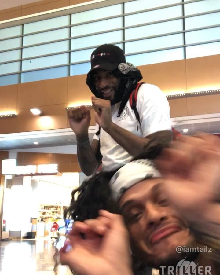 アンドレ・ドラモンドのインスタグラム：「MOOD! On @trillervids acting a fool😂😂😂 Send us videos dancing to this song! Tag your dance partners below🦋🦋🦋💃🏻 #Listen」