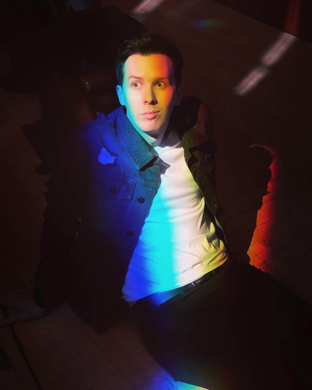 フィル・レスターのインスタグラム：「This felt like an appropriate photo to share today! Thanks for all the love on my new video, it’s been very inspiring to read all of your stories in the comments too. 🌈😊」