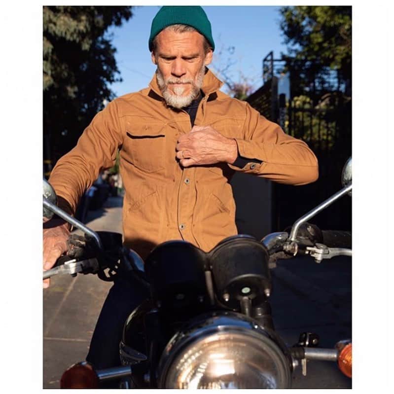 のインスタグラム：「Happy birthday Papà! You rock your 60’s like nobody’s business! @ellistonlutz #happybirthday #papa」