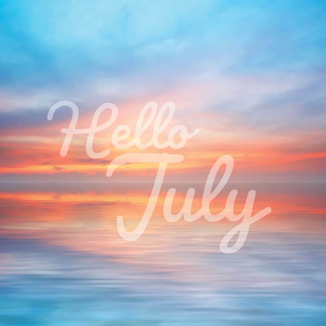 Grace Coleさんのインスタグラム写真 - (Grace ColeInstagram)「Bye June, Hello July...... #july #instagram #picture #mood #Beautiful #inspiration #luxury #pretty #pink #insta #summer」7月2日 2時00分 - gracecoleltd