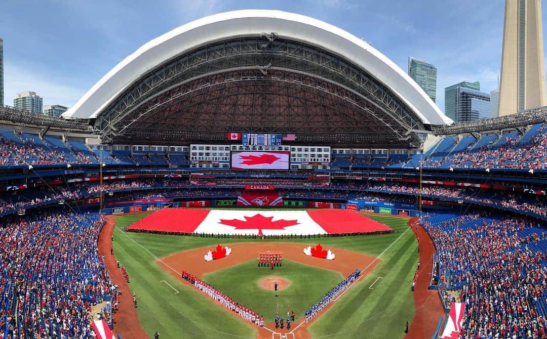 トロント・ブルージェイズさんのインスタグラム写真 - (トロント・ブルージェイズInstagram)「Happy Canada Day! 🇨🇦」7月2日 2時20分 - bluejays