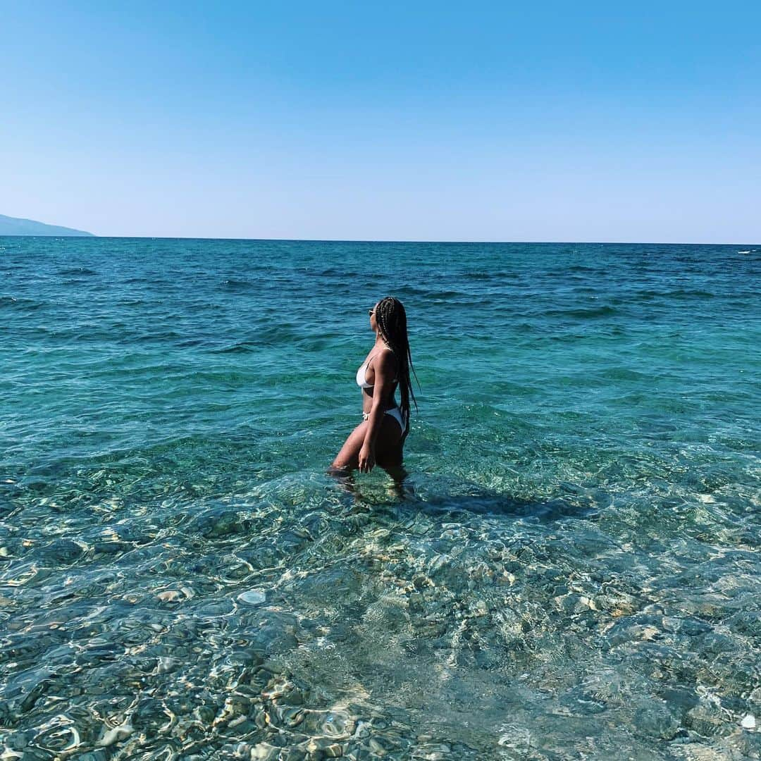 Nia Sioux Frazierさんのインスタグラム写真 - (Nia Sioux FrazierInstagram)「Dear ocean, thank you for making us feel tiny, humble, inspired, and salty... all at once」7月2日 2時28分 - niasioux