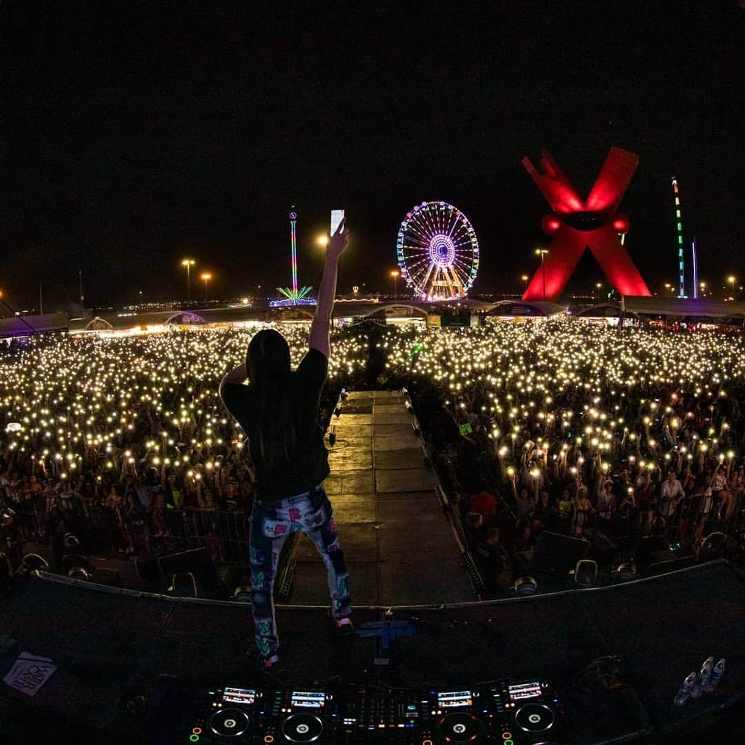 スティーヴ・アオキさんのインスタグラム写真 - (スティーヴ・アオキInstagram)「Juarez Mexico. 50,000 at my show I'm so grateful to have so many amazing fans. You are beautiful you are powerful and you made me feel so special. I left with tears in my eyes. Muchas Gracias ❤❤❤🇲🇽🇲🇽🇲🇽」7月2日 2時43分 - steveaoki