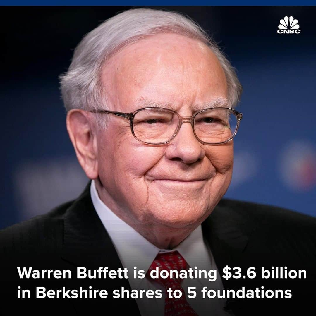 CNBCさんのインスタグラム写真 - (CNBCInstagram)「Warren Buffett said he will donate $3.6 billion worth of Berkshire Hathaway shares to five foundations, including the Bill & Melinda Gates Foundation.⁠ ⁠ Buffett plans to give away all of his Berkshire shares through annual gifts, which will be completed 10 years after his estate is settled, the company said.⁠ ⁠ ⁠ More, at the link in bio. ⁠ *⁠ *⁠ *⁠ *⁠ *⁠ *⁠ *⁠ #warrenbuffett #success #invest #quotes #investor #finance #motivational #personalfinance #quoteoftheday #entrepreneur #moneyonmymind #moneysmarts #investinyourself #moneygram #quote #stockmarket #stocks  #investing #portfolio #tradertalk #money #trading #wealth #wallstreet #wallst #businessnews #CNBC⁠」7月2日 3時01分 - cnbc