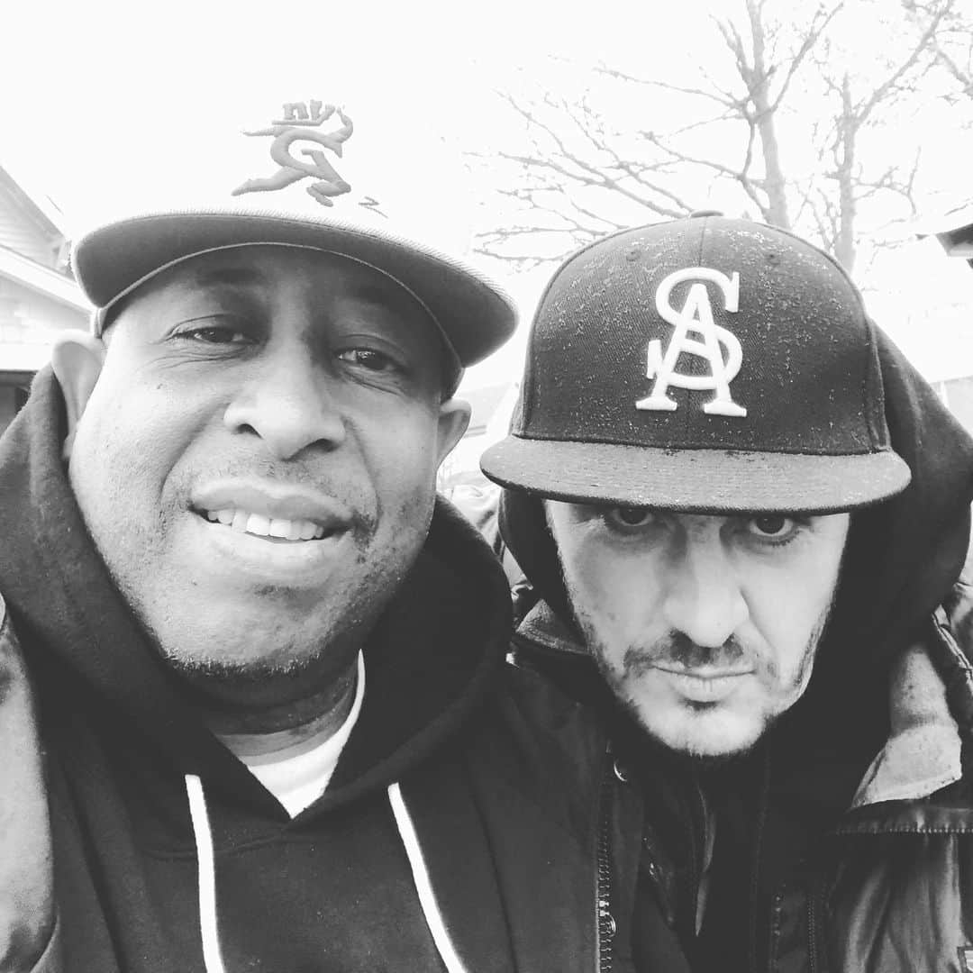 DJプレミアさんのインスタグラム写真 - (DJプレミアInstagram)「Thanks Again JASON GOLDWATCH For Coming To Buffalo, NY To Direct Our Video "HEADLINES" OUT NOW! (Featuring Conway The Machine, Westside Gunn, and Benny The Butcher) THANKS TO THE GRISELDA and BSF FOR THE HOSPITALITY... Big Shouts To City Boy and Tony Dinero... #GxFR #BSF @paydayrecords @westsidegunn @whoisconway @getbenny Directed By JASON GOLDWATCH... 🎥 @goldwatch [LINK IN BIO]」7月2日 3時08分 - djpremier