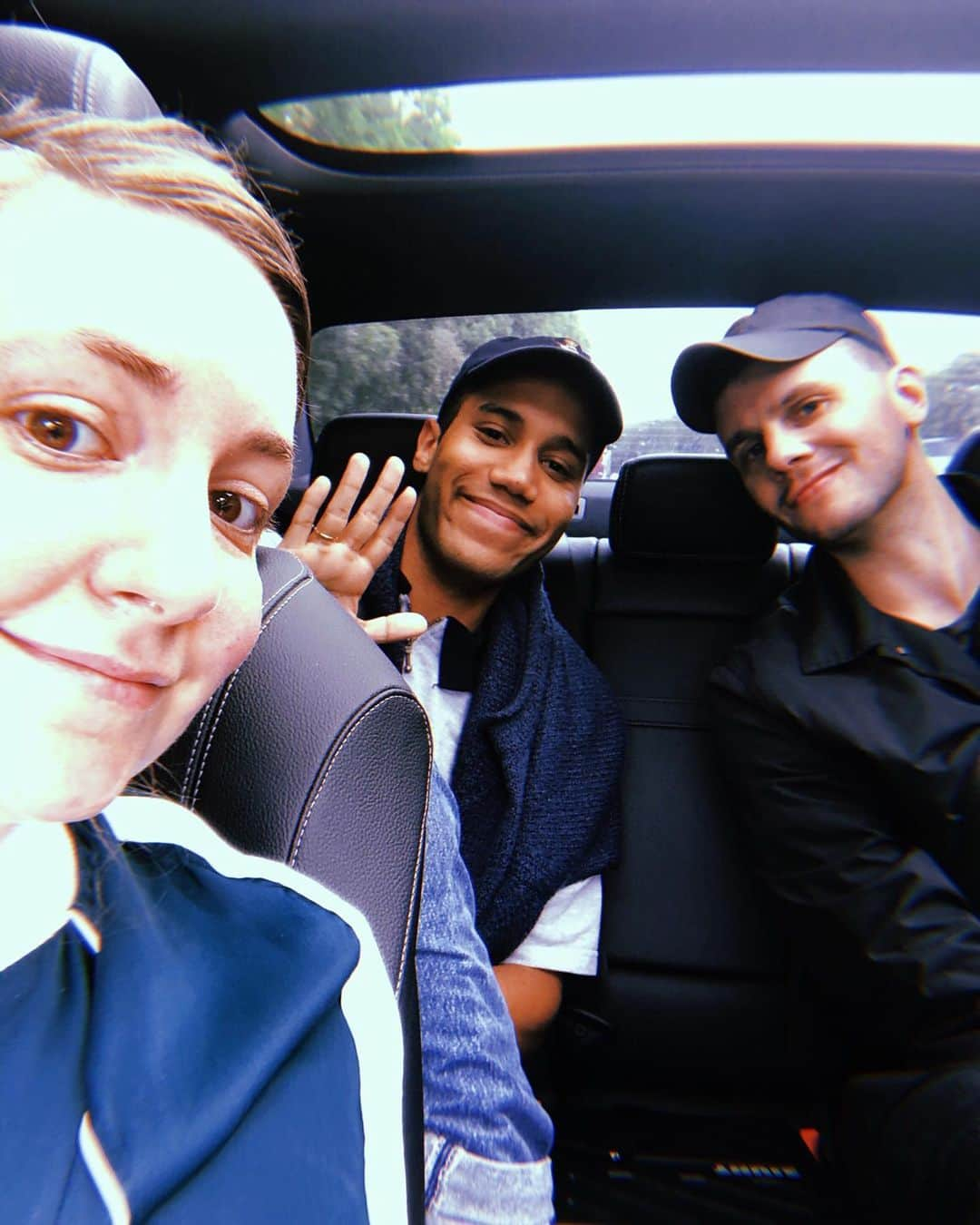 レナ・ダナムさんのインスタグラム写真 - (レナ・ダナムInstagram)「With the creative team behind #IndustryHBO... Never thought I’d be in Wales helping 2 hetero men make a show. But I also thought I’d be a prima ballerina who kept pigs when I grew up...so every day is a winding road.」7月2日 3時26分 - lenadunham