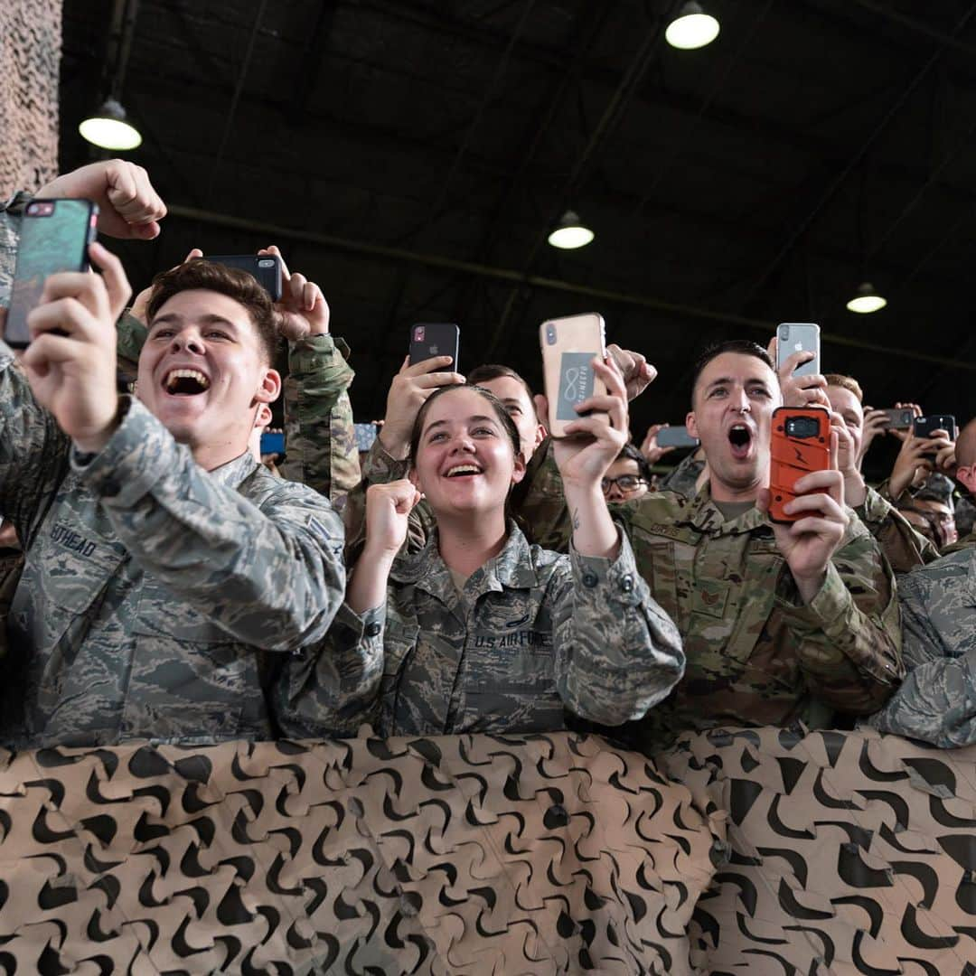 ドナルド・トランプさんのインスタグラム写真 - (ドナルド・トランプInstagram)「We love our US Troops! 🇺🇸」7月2日 3時27分 - realdonaldtrump