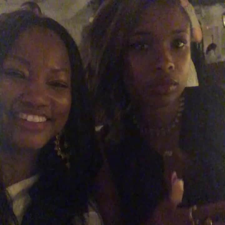 ジェニファー・ハドソンのインスタグラム：「Well we thought we knew the words! Hanging out with the ever so beautiful @garcelle @romadowney summer bash !!! Yal know it ..... this is how we do it ! #montelljordan」