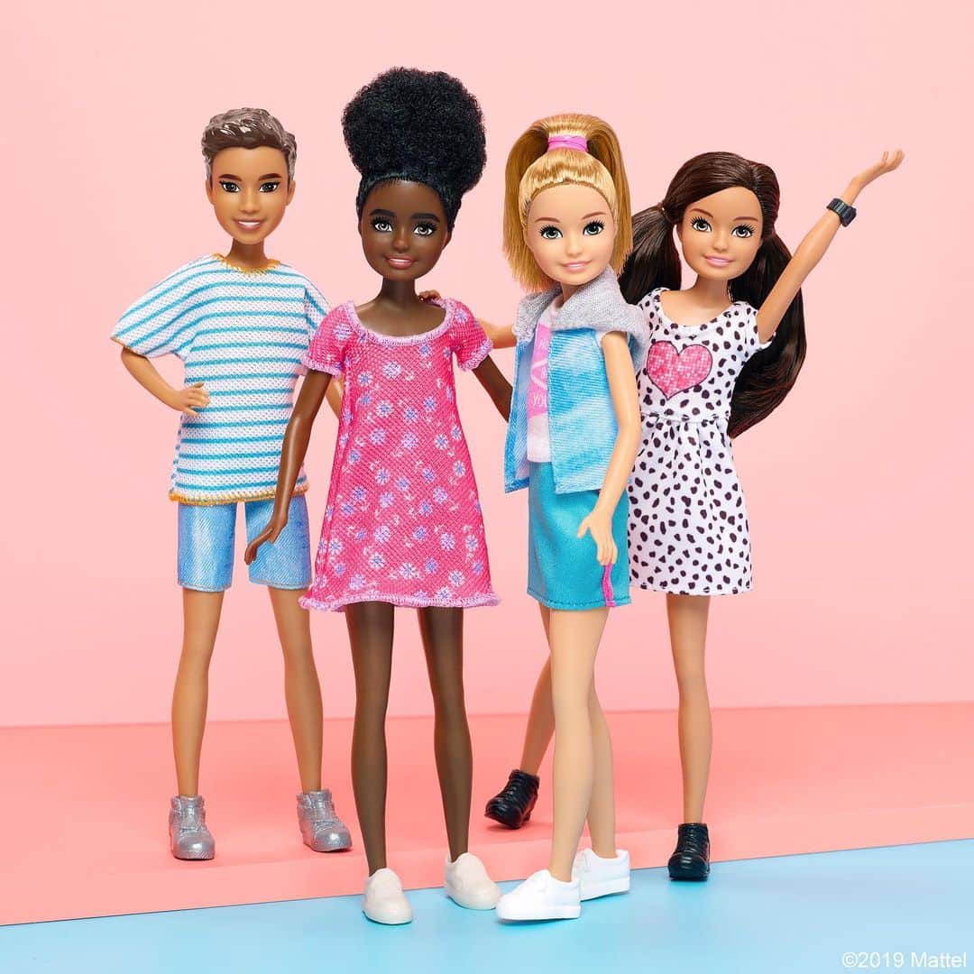 バービーさんのインスタグラム写真 - (バービーInstagram)「Ready, set, SUMMER! ✨💖☀️ Playtime is always an adventure with the help of #Barbie Team Stacie!」7月2日 4時05分 - barbie