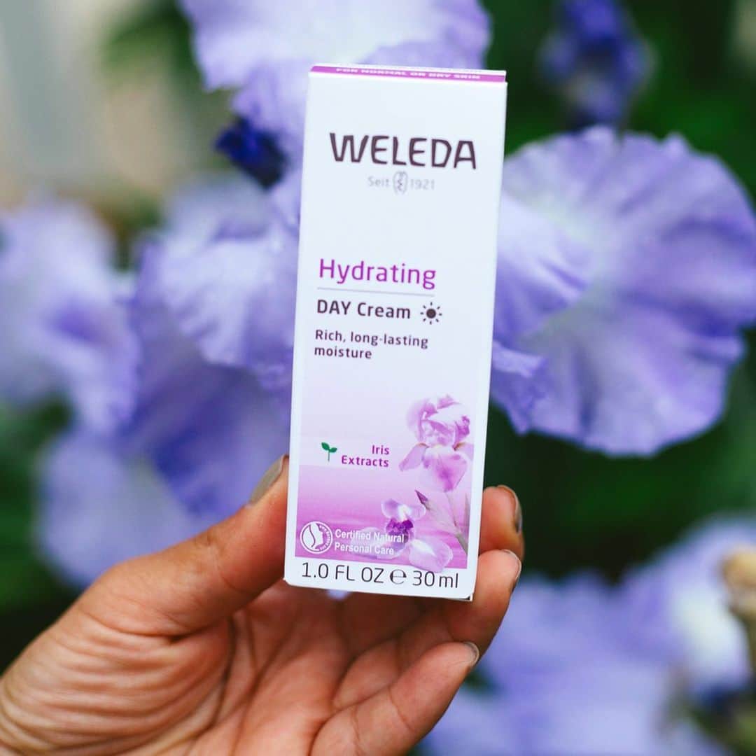 Weledaのインスタグラム：「Since 1921, our botanical extracts have been chosen specifically for their benefits to the skin 🌸Each formula is orchestrated to harmonize your skin! From Iris, to Wild Rose, Almond, and Pomegranate swipe to discover our Flowers with Benefits for a beautiful and radiant complexion.」