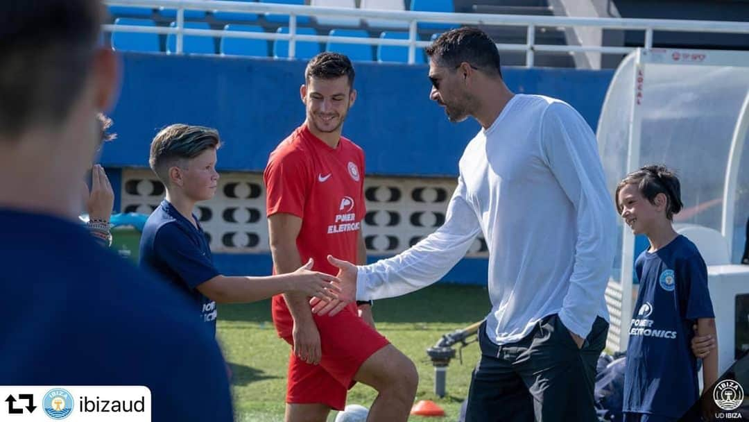 マルコ・ボリエッロさんのインスタグラム写真 - (マルコ・ボリエッロInstagram)「#repost @ibizaud ・・・ ¡Nueva semana y seguimos con el Campus @marcoborriello! ⚽ 🏃¡Entrenando como un campeón!  #Ibiza 💙 #Vamosibiza」7月2日 4時09分 - marcoborriello