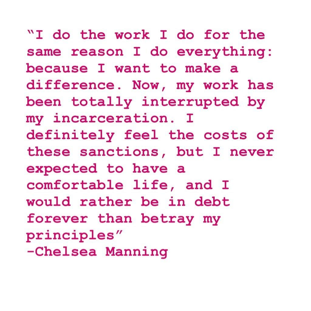 アンドレイ・ペジックさんのインスタグラム写真 - (アンドレイ・ペジックInstagram)「If I had to describe what pride means to me it would consist of two words... #freechelseamanning @xychelsea87」7月2日 4時11分 - andrejapejic