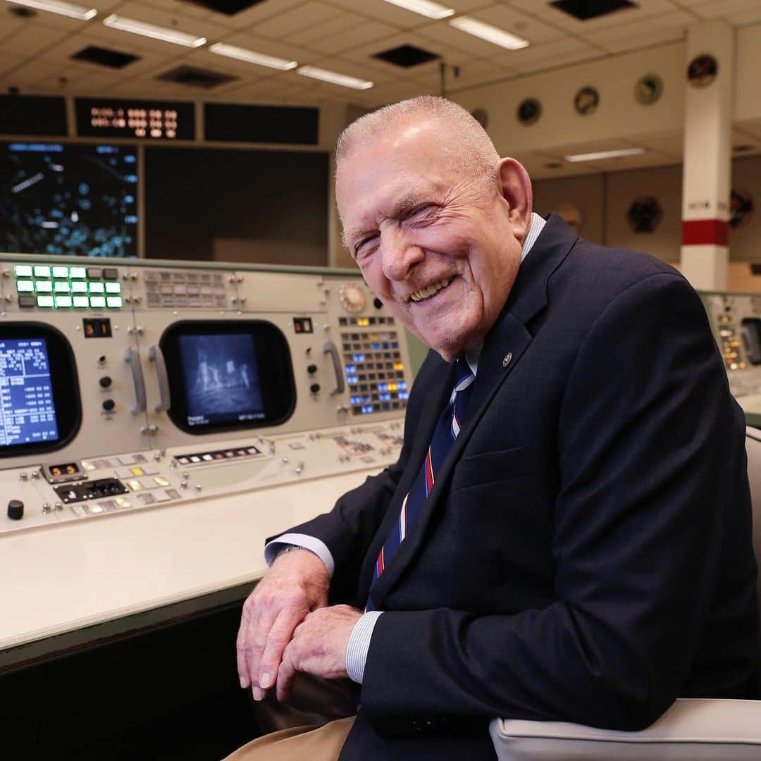 NBC Newsさんのインスタグラム写真 - (NBC NewsInstagram)「Then ➡️ Now: 50 years after the moon landing, Mission Control has been restored to the way it looked in 1969. Click the link in our bio to see more photos. . 📷 Michael Wyke / @apnews 📷 @NASA」7月2日 4時23分 - nbcnews