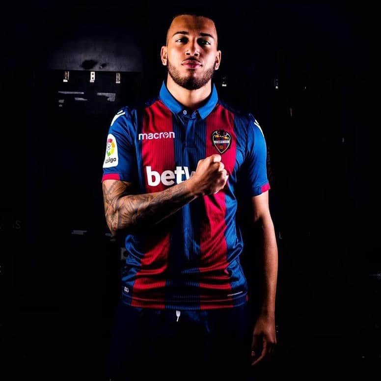 ルベン・ヴェソのインスタグラム：「Oyeeee Levantinistas 🐸 .... Estoy de vuelta 😎👊🏽 @levanteud」