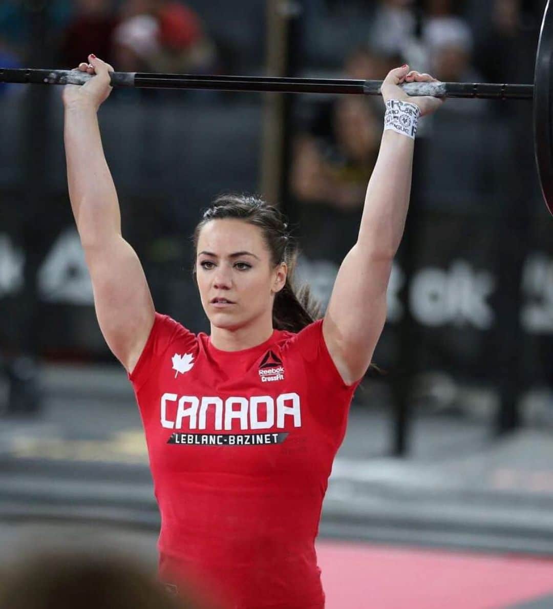 Camille Leblanc-Bazinetさんのインスタグラム写真 - (Camille Leblanc-BazinetInstagram)「Happy Birthday Canada 🇨🇦!!! Bonne fête Canada 🇨🇦!!! “  I love you, love the culture, love the people... will always be my roots and my family ♥️🇨🇦 #hey #sorry #sorryforsayingsorry #canada #happybirthday」7月2日 5時11分 - camillelbaz