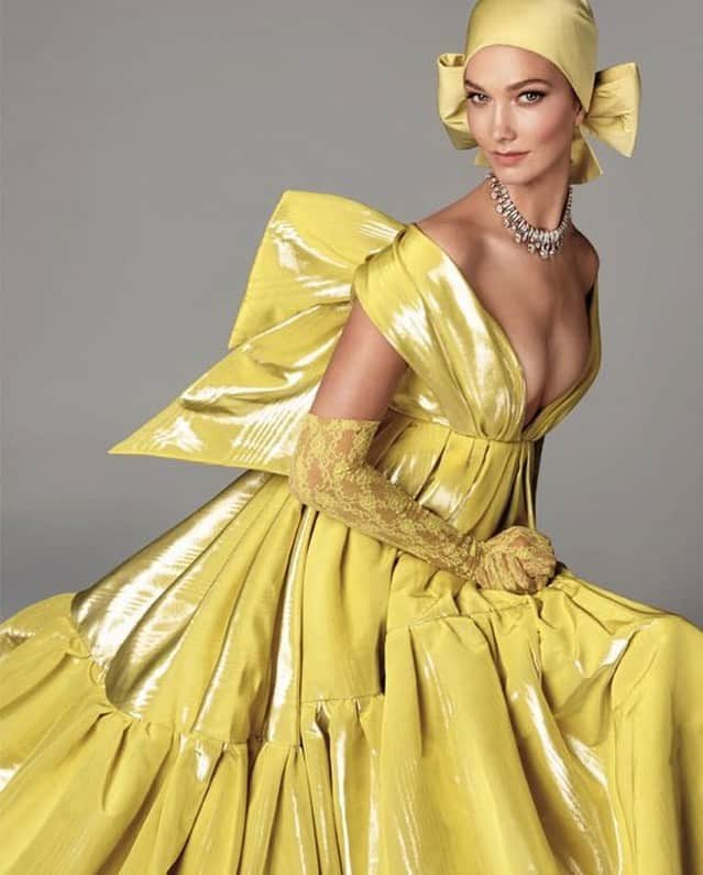 マーク・ジェイコブスさんのインスタグラム写真 - (マーク・ジェイコブスInstagram)「Current favorite color: YELLOW!  Thank you @edward_enninful for this gorgeous photo of @karliekloss wearing MARC JACOBS 02 13 2019 RUNWAY  In this months @britishvogue by #stevenmeisel  A STUNNING PORTRAIT OF A BEAUTIFUL WOMAN BY A GREAT PHOTOGRAPHER- What more could you ask for? @marcjacobs @mathewjosephcarter」7月2日 5時11分 - themarcjacobs