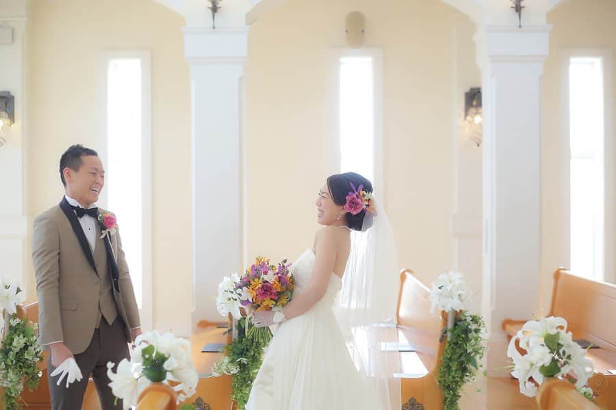 アートグレイスウエディングコースト大阪さんのインスタグラム写真 - (アートグレイスウエディングコースト大阪Instagram)「. 幸せ溢れる瞬間、、❤︎ . . 皆さま、ぜひ挙式レポ投稿してくださいね💐✨ . 皆さまの素敵な想い、お待ちしております♪ . . #プレ花嫁 #結婚 #花嫁 #BB花嫁 #アートグレイス大阪 #アートグレイスウェディングコースト #ウェディングドレス #ナチュラルウェディング #ウェディング #2019年夏婚 #2019年秋婚 #日本中のプレ花嫁さんと繋がりたい #ドライフラワー #マイレポ #チャペル #結婚式準備 #ブライダル #ブライダルヘア #ウェディングフォト #全国のプレ花嫁さんと繋がりたい #卒花 #卒花嫁 #結婚式 #ゲストハウス #ゲストハウスウェディング #令和元年 #令和婚」7月2日 15時17分 - art_grace_wedding_coast