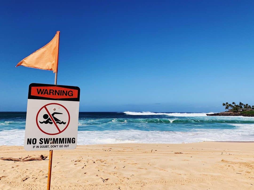 来夏さんのインスタグラム写真 - (来夏Instagram)「#💙 #hawaii #waimeabay #beach #surf」7月2日 15時44分 - rairairaika