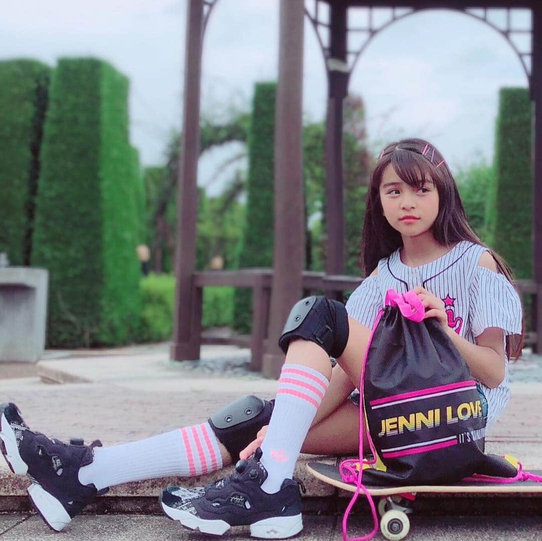 ニコ☆プチのインスタグラム：「😍プチモのふろくの使い方😍﻿ ﻿ ﻿ 第4弾はコハナ🌼﻿ ﻿ ﻿ 🍒コハナ🍒 スケートボート用のヘルメットととサポーターがちょうど入る大きさなので、さっそく入れて使っています♩﻿ まるで専用の袋みたいでぴったりなんだよ♡﻿ ﻿ ﻿ ﻿ ﻿ #ニコプチ﻿ #ニコプチふろく﻿ #プチモのふろくの使い方﻿ #ジェニィラブ﻿ #ナップサック﻿ #有坂心花」