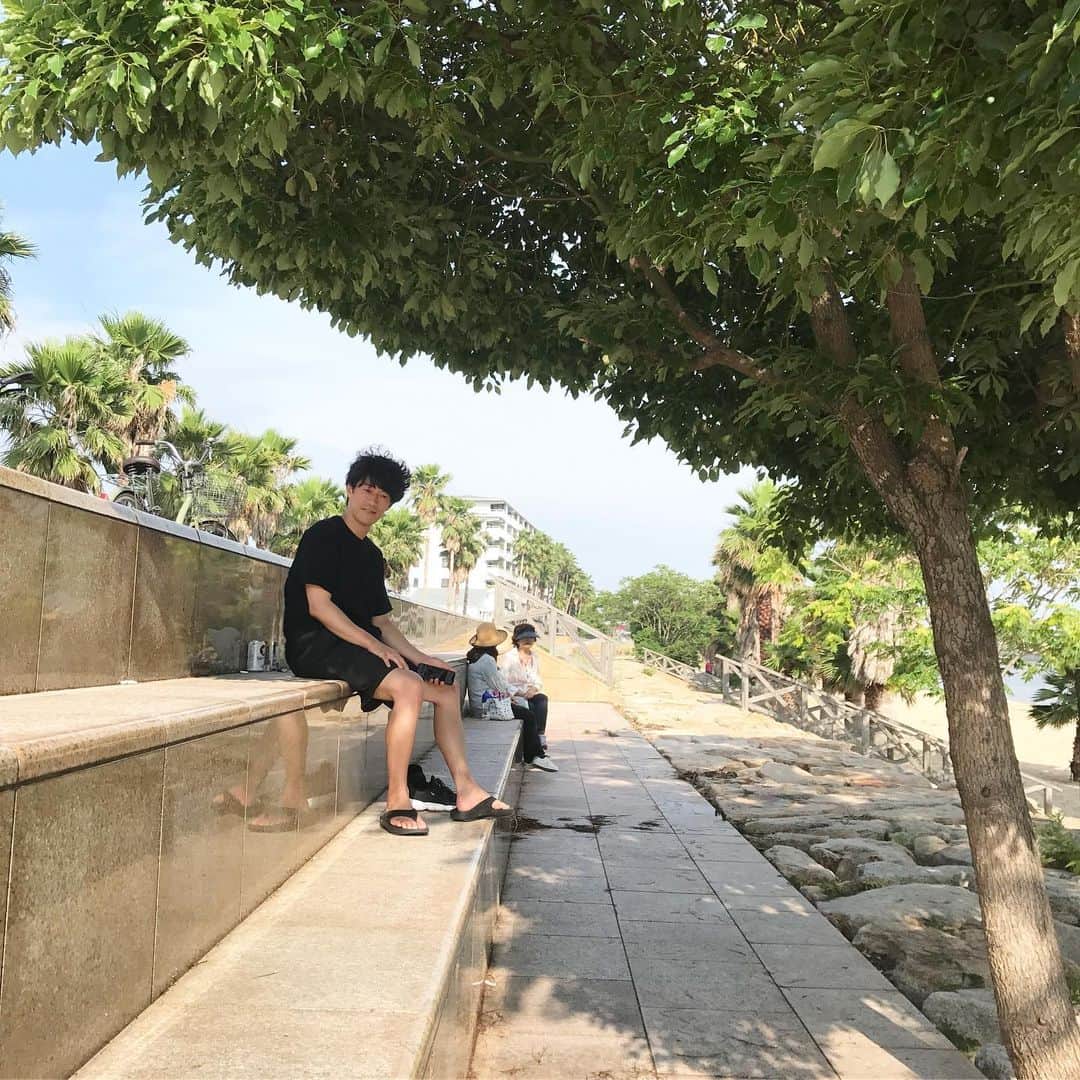 西野恭之介さんのインスタグラム写真 - (西野恭之介Instagram)「夙川アトムとウルフさんの実家近くの海で集合。ウルフさんは無理やとしてもご両親こーへんかな。」7月2日 15時58分 - choplin_nishino
