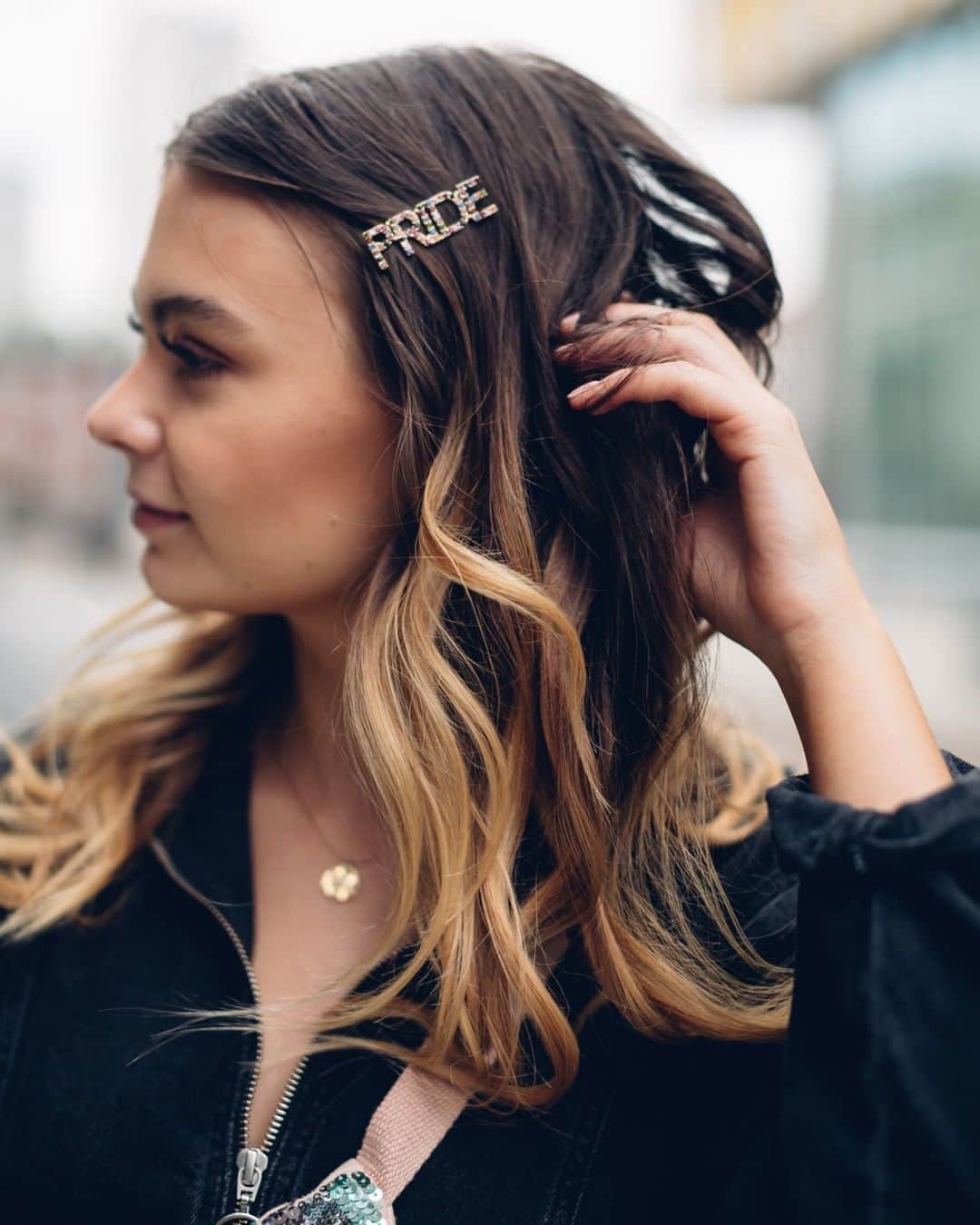アクセサライズのインスタグラム：「Give them looks that will turn heads with our diamante-studded Pride hair clip. A stylish way to celebrate this Pride 2019. 📷 @bibi_bagnall 🔍 7868799900  Tap the link in the bio to shop now.  #Accessorize #Accessorizer」