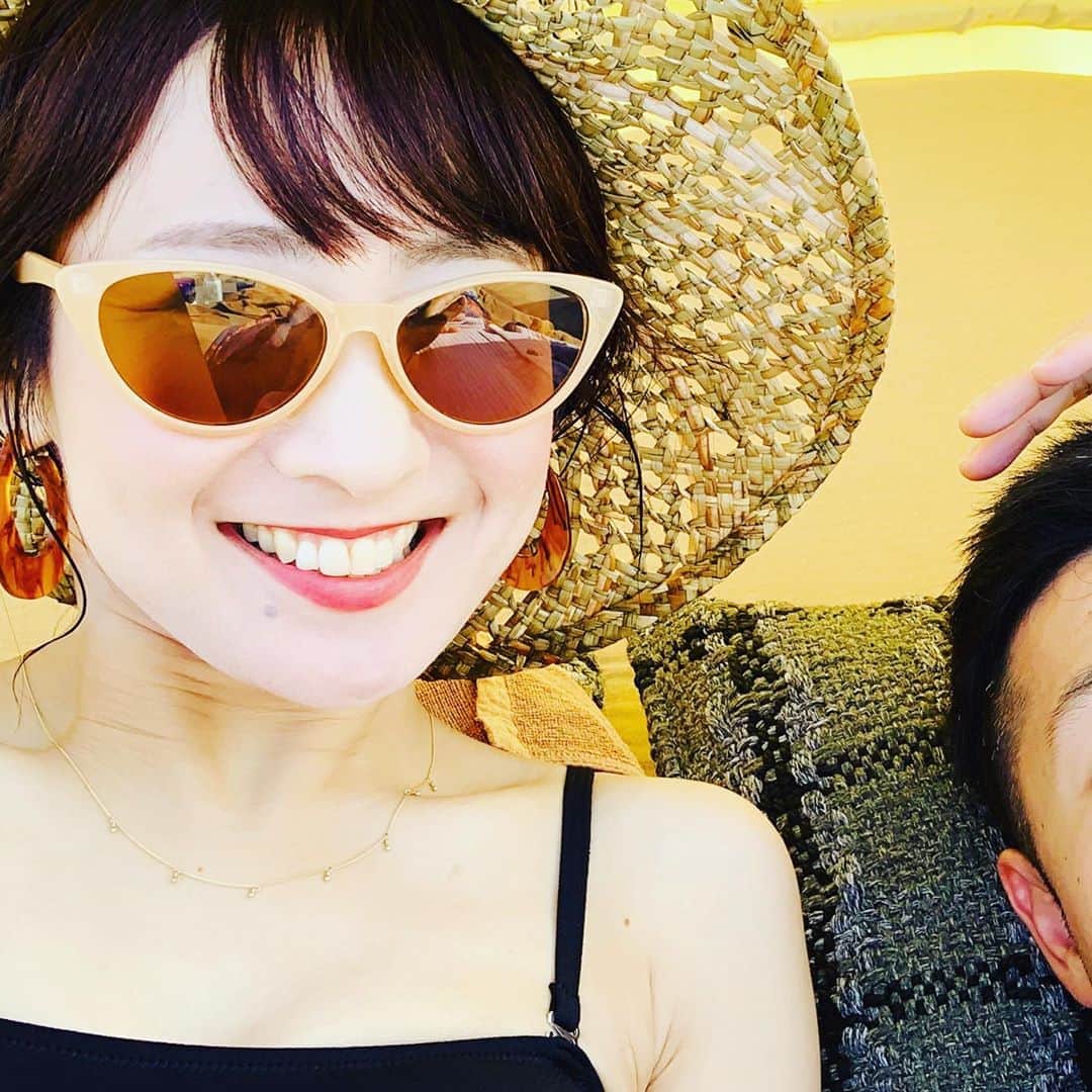 糸数美樹のインスタグラム：「🎂🎂🎂 #助六氏のお誕生日🎉 #サプライズ #かなり奮発したけどわたしがどうしてもプール入りたかったからよしとしよう #梅雨明けありがとう #最高の天気でした #旦那も喜んでくれてよかった #二人してはしゃいだ結果 #日焼けという代償 #楽しかったからよしとしよう #今日から美白 #誕生日おめでとう #健康で長生きしてください」