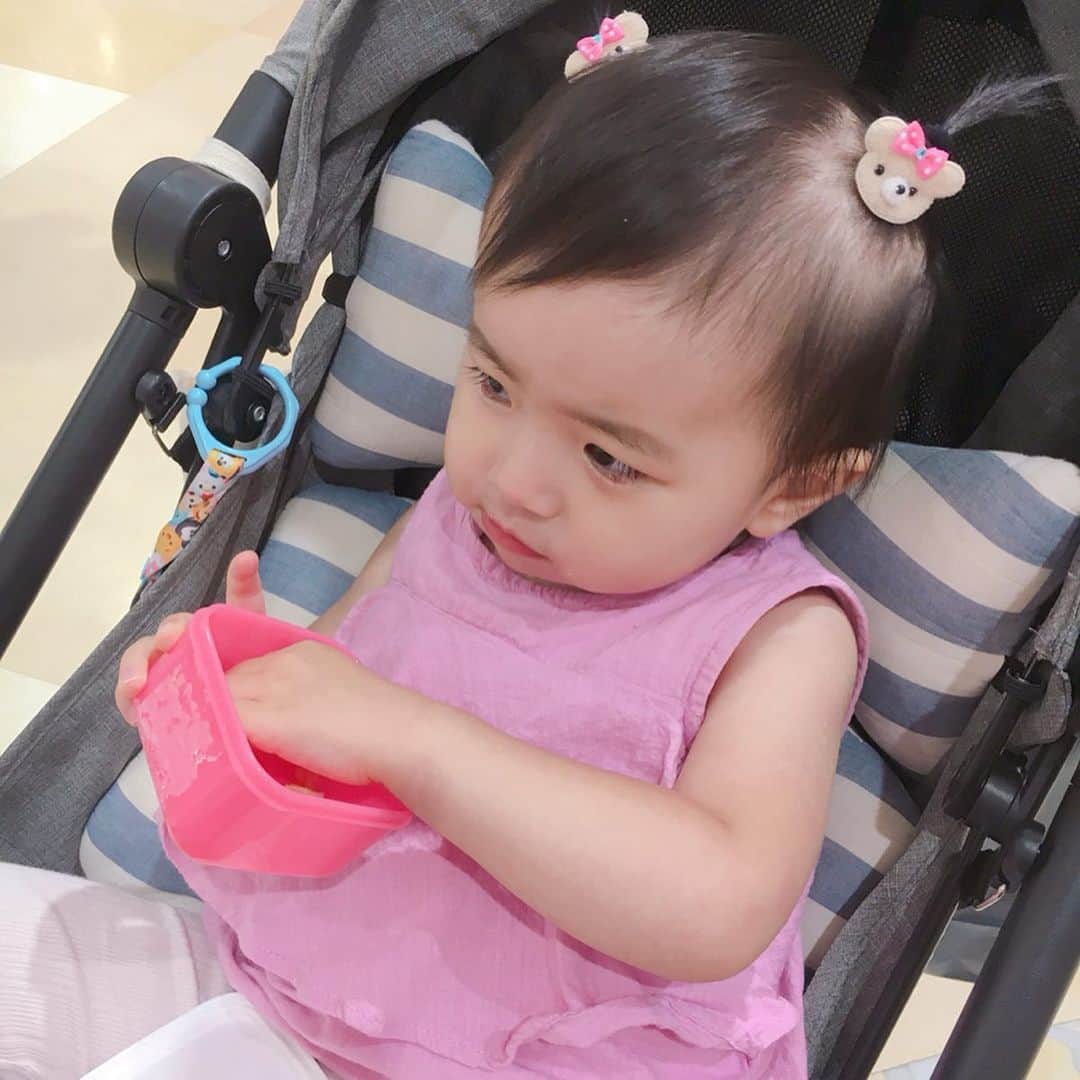 mariomi324さんのインスタグラム写真 - (mariomi324Instagram)「#キティちゃん ♥️♥️♥️ キティチと呼びます🥰 手に持ってるのは、ドキンちゃんとコキンちゃんです😂 ＊ ＊ ＊ ＊ #1歳 #1歳8ヶ月 #babygirl #女の子ママ #ベビー服 #ベビーコーデ #ベビーフォト #プティマイン #petitmain #babygap #エイチアンドエム #キッズコーデ #キッズフォト #kidsfashion #kitty #hellokitty #ハローキティ #サンリオ #子供とお出かけ #子供のいる暮らし」7月2日 7時29分 - mario_ym324