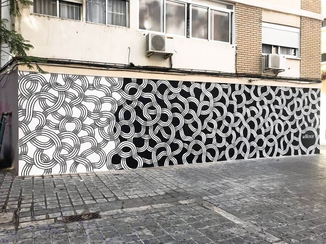 Dribbbleさんのインスタグラム写真 - (DribbbleInstagram)「Murals make the world go 'round! Intertwined Mural Process 2 by @stillonoir⠀ ⠀ #dribbble #dribbblers #design #illustration #mural」7月2日 7時30分 - dribbble