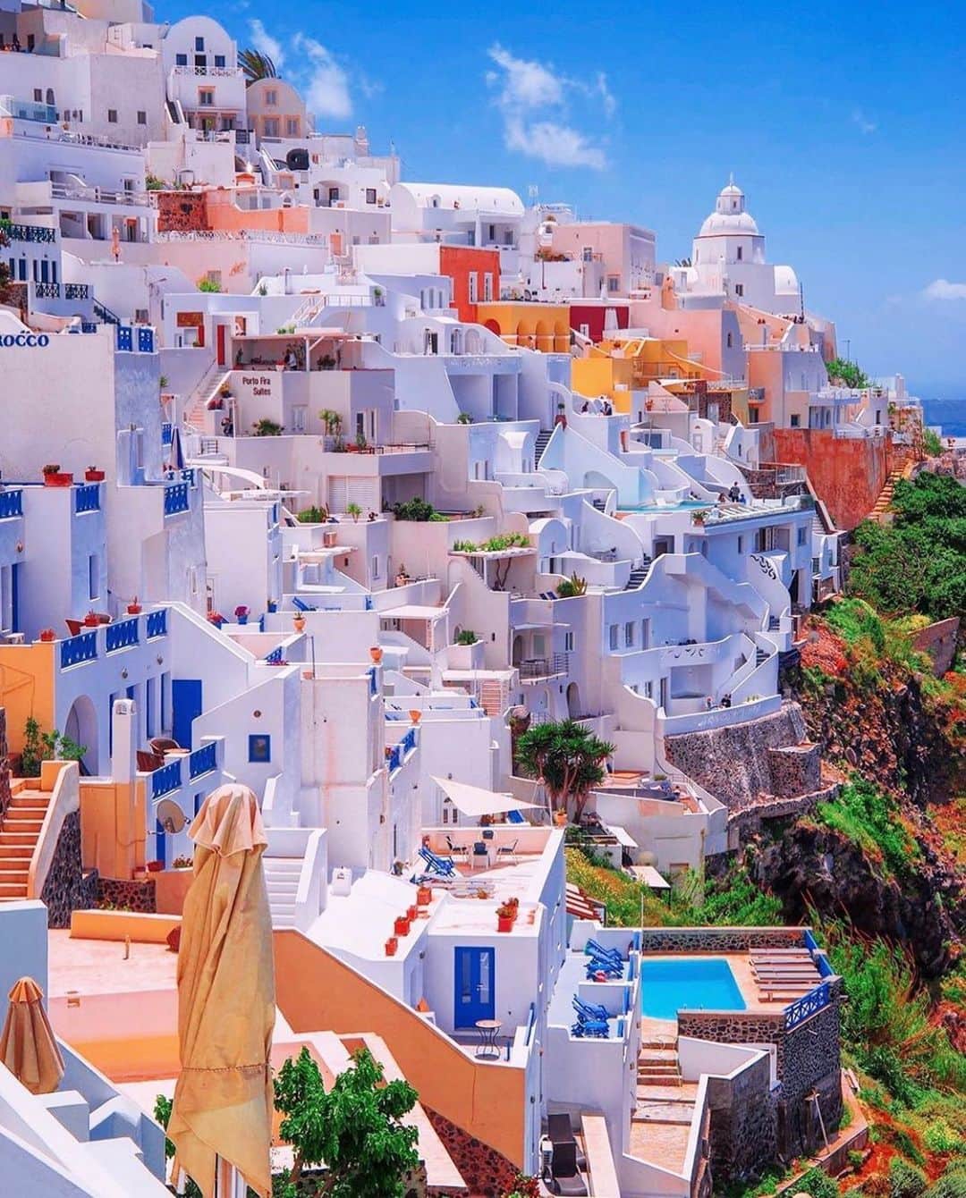 ELLE DECORさんのインスタグラム写真 - (ELLE DECORInstagram)「The colors of Greece. ❤️ #regram 📸: @mario_enrique_velez_toro #greece」7月2日 7時38分 - elledecor