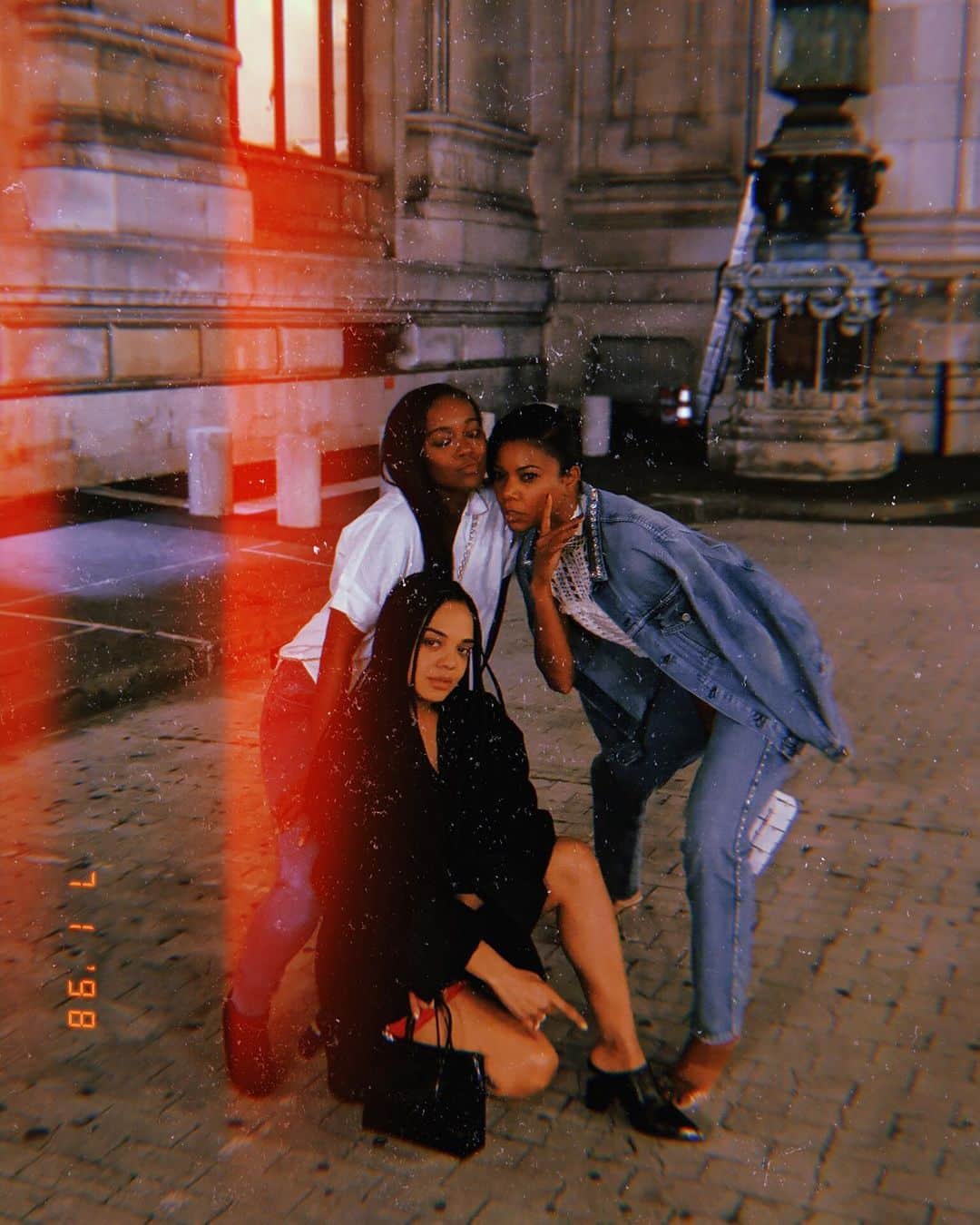 アジャ・ナオミ・キングのインスタグラム：「I’m reflecting on my time in Paris, and I simply must acknowledge the life that was breathed into me by these two fierce and wonderful women. I am so deeply inspired by their incredible work and impact on our community. I am beyond grateful to have had the good fortune to experience their kindness, friendship, and sisterhood. Thank you for being you. ❤️ @gabunion @tessamaethompson」