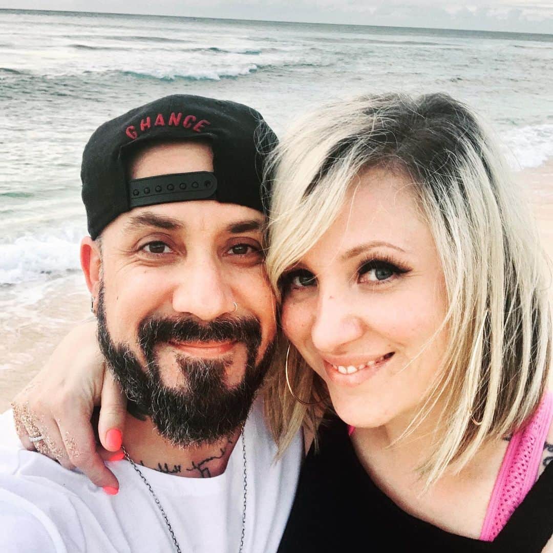 A.J.のインスタグラム：「Always be my baby...Fun times with the fam in the islands for a little break before the USA leg of the dna tour. Life is good!!!」