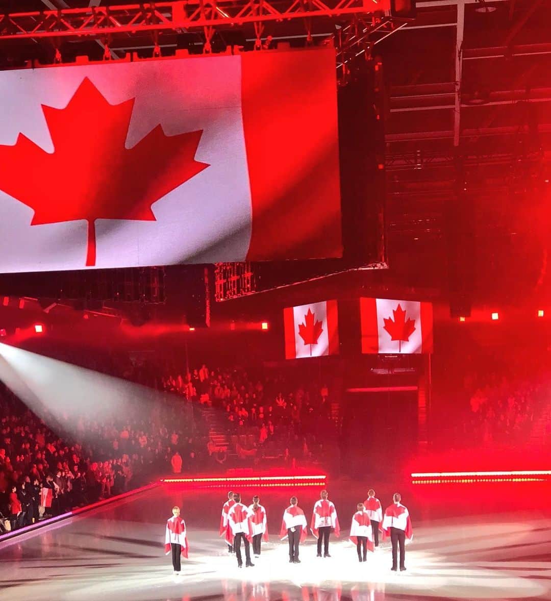 ケイトリン・ウィーバーさんのインスタグラム写真 - (ケイトリン・ウィーバーInstagram)「Happy CANADA DAY! #proud #bestteamintheworld」7月2日 8時21分 - ka2sh
