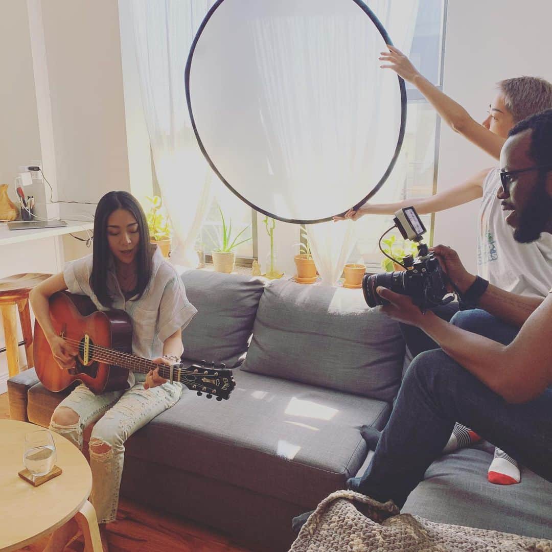 Ka-Naさんのインスタグラム写真 - (Ka-NaInstagram)「Hi guys! How are you? My new music video “Happiness” is finally completed :) Please check it out!!! The link in Bio. https://youtu.be/MjxeYeTAlY4  I have my shows in NY and Japan this summer! Please come to my shows and have fun together :D I’m really looking forward to seeing you all!!! Have a great evening ;) “Happiness Tour 2019 in Summer”  7/12 Rockwood Music Hall Stage3 in Manhattan in NY 7pm  https://www.eventbrite.com/e/ka-na-tickets-60710764531 “Japan Tour”  8/17 Shinjuku ReNY Tokyo 8/18 Nagoya ReNY Nagoya 8/20 BIGCAT Osaka  http://ka-na.us/ja/%e3%80%8chappiness-tour-2019-%e5%a4%8f-%e5%85%83%e5%b9%b4%e5%a7%8b%e5%8b%95%ef%bc%81girls-trio-%e3%80%8d/  ついに！！！ 新曲「Happiness」のPVが完成しましたー(≧∀≦)/ めーっちゃ嬉しいー♪ タイトル通り、とってもハッピーな作品になっています！ 私のインスタのバイオグラフィーからリンク飛べるので、みなさんぜひチェックしてくださいねー！！！ 日本でもNYでも、夏のツアーでみなさんにお会い出来るのを楽しみにしていまーす( ´ ▽ ` )ﾉ #ka-na#kanauemura#happiness#pv#nyc#manhattan#brooklyn#japantour#rockwoodmusichallstage3#新宿reny#名古屋renylimited#bigcat#植村花菜#newalbum」7月2日 8時31分 - kanajpop