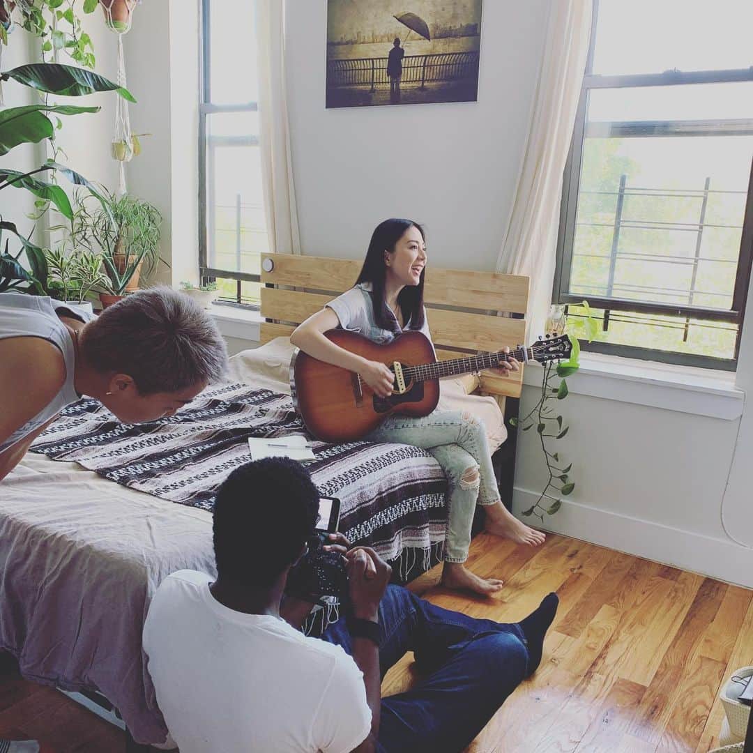 Ka-Naさんのインスタグラム写真 - (Ka-NaInstagram)「Hi guys! How are you? My new music video “Happiness” is finally completed :) Please check it out!!! The link in Bio. https://youtu.be/MjxeYeTAlY4  I have my shows in NY and Japan this summer! Please come to my shows and have fun together :D I’m really looking forward to seeing you all!!! Have a great evening ;) “Happiness Tour 2019 in Summer”  7/12 Rockwood Music Hall Stage3 in Manhattan in NY 7pm  https://www.eventbrite.com/e/ka-na-tickets-60710764531 “Japan Tour”  8/17 Shinjuku ReNY Tokyo 8/18 Nagoya ReNY Nagoya 8/20 BIGCAT Osaka  http://ka-na.us/ja/%e3%80%8chappiness-tour-2019-%e5%a4%8f-%e5%85%83%e5%b9%b4%e5%a7%8b%e5%8b%95%ef%bc%81girls-trio-%e3%80%8d/  ついに！！！ 新曲「Happiness」のPVが完成しましたー(≧∀≦)/ めーっちゃ嬉しいー♪ タイトル通り、とってもハッピーな作品になっています！ 私のインスタのバイオグラフィーからリンク飛べるので、みなさんぜひチェックしてくださいねー！！！ 日本でもNYでも、夏のツアーでみなさんにお会い出来るのを楽しみにしていまーす( ´ ▽ ` )ﾉ #ka-na#kanauemura#happiness#pv#nyc#manhattan#brooklyn#japantour#rockwoodmusichallstage3#新宿reny#名古屋renylimited#bigcat#植村花菜#newalbum」7月2日 8時31分 - kanajpop