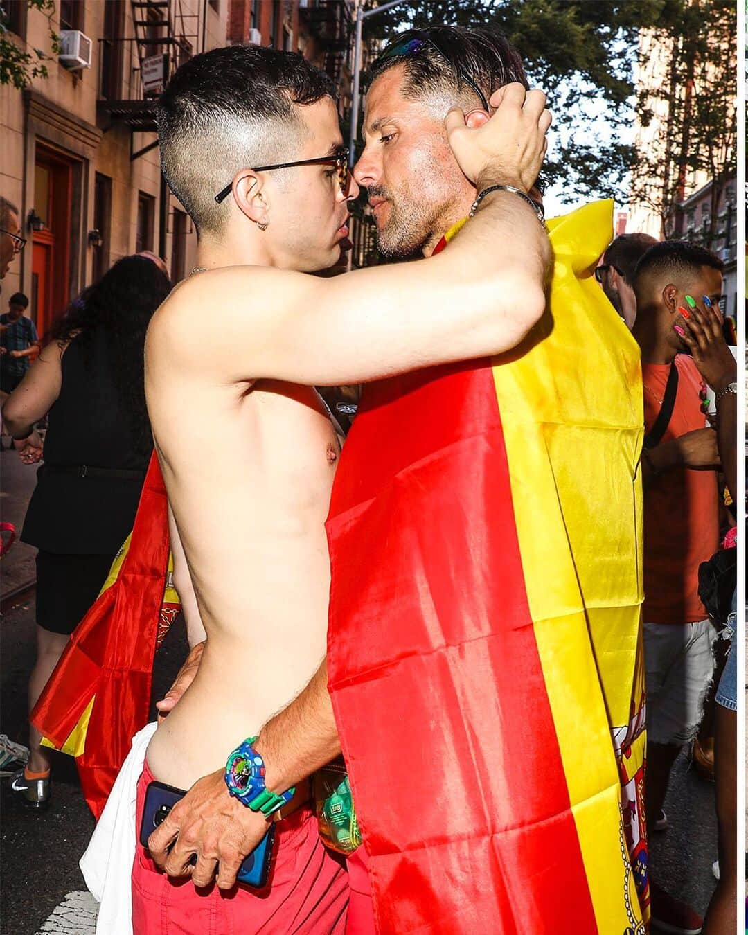 GQさんのインスタグラム写真 - (GQInstagram)「In celebration of #Pride and the New York City parade, week took to the streets of Manhattan on Sunday afternoon to capture some of the magic on display there, including scenes from outside Stonewall itself, inside the West Village's historic Julius', and much more. 🌈✨(📸 @kristaschlueter) #worldpride」7月2日 8時42分 - gq