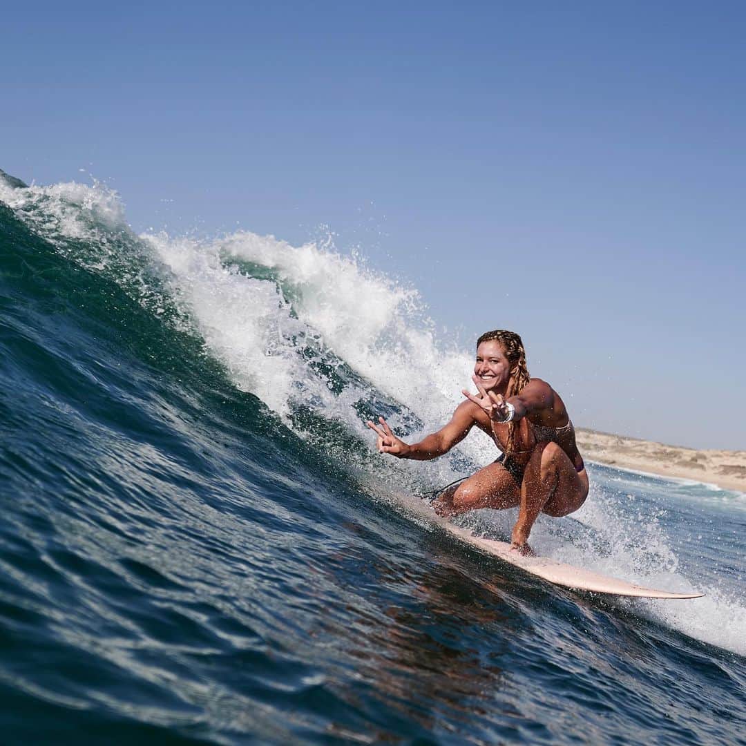 リンゼイ・ジャコベリスさんのインスタグラム写真 - (リンゼイ・ジャコベリスInstagram)「Stoke factor 💯. Great day in #Baja and cruising with the @quiverboards  crew 📷 @saltedbeard #surfing #mexico #surf #warmwater @soleadocabo」7月2日 8時50分 - lindseyjacobellis