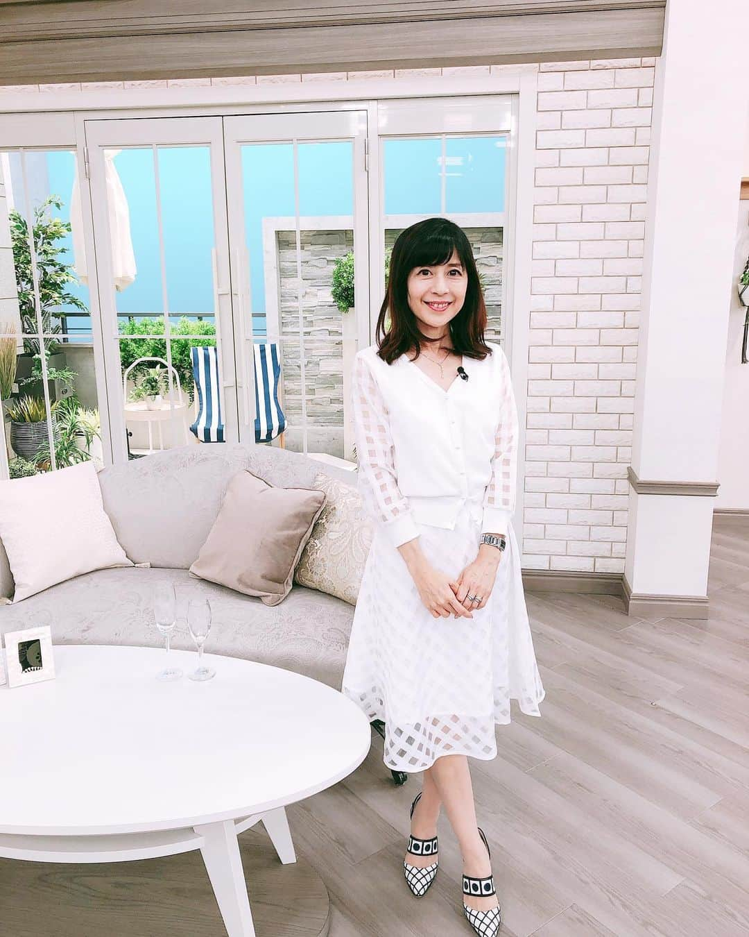 エレクトーレさんのインスタグラム写真 - (エレクトーレInstagram)「先日の堤信子さん☺︎ 透き通るような美白に、真っ白な衣装がとっても素敵でした!! . シンプルケアで季節を問わずいつも安定した美肌の堤さん、 10年以上もエレクトーレをご愛用いただいています！ いつもありがとうございます♡ . #エレクトーレ#electore#フェイストリートメント#10秒ケア#エイジングケア#独自成分ミネラルオーレ#ミネラルオーレ#化粧品#アンチエイジング#ツヤ肌#シンプルケア」7月2日 9時35分 - electore_official