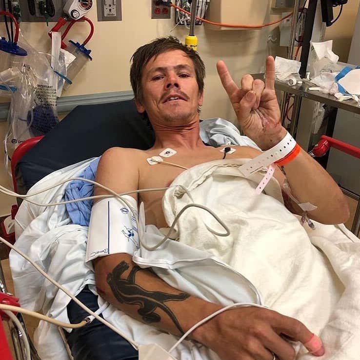 Vans Skateさんのインスタグラム写真 - (Vans SkateInstagram)「Wishing @GeoffRowley a speedy recovery after a heavy slam rocked his insides last weekend. “Give me a week and we’ll be back out to hit it again.” We don’t doubt it, you’re tough as nails Geoff! The new vid is going to be 🔨🔨🔨!」7月2日 9時40分 - vansskate