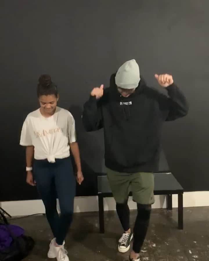 ノア・センティネオのインスタグラム：「GOODLUCK AT NATIONALS OPAL! Kick some hardwood 💪🏽💪🏽」