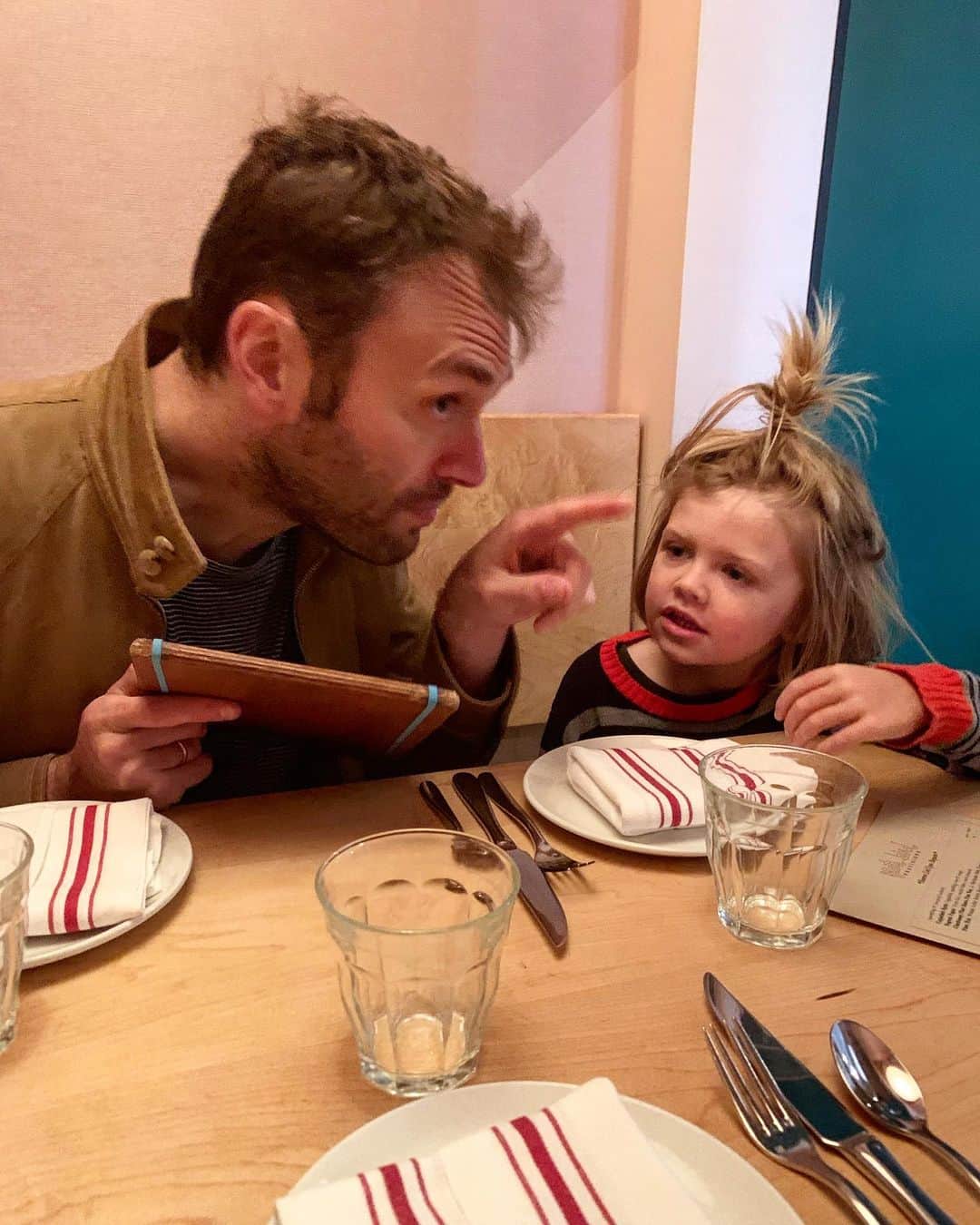クレア・コフィーのインスタグラム：「Getting schooled on the rules of engagement @statebirdprovisions !!」