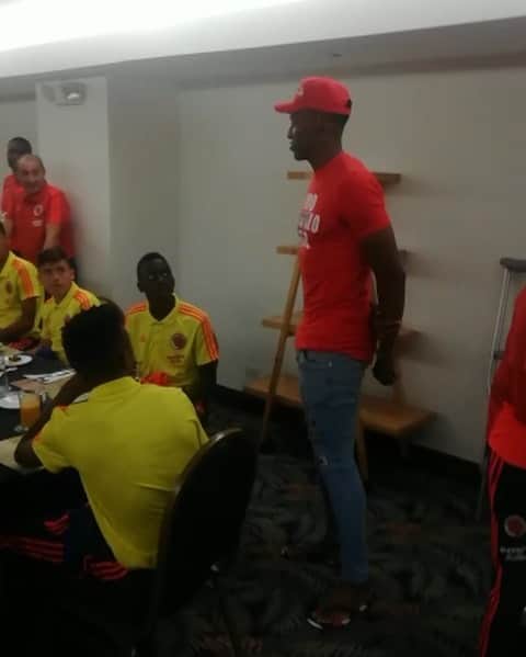 サッカー コロンビア代表チームのインスタグラム：「@yerrymina visitó a la Selección Colombia Masculina Sub-15 que se encuentra reunida en Cali y les dejó este mensaje」