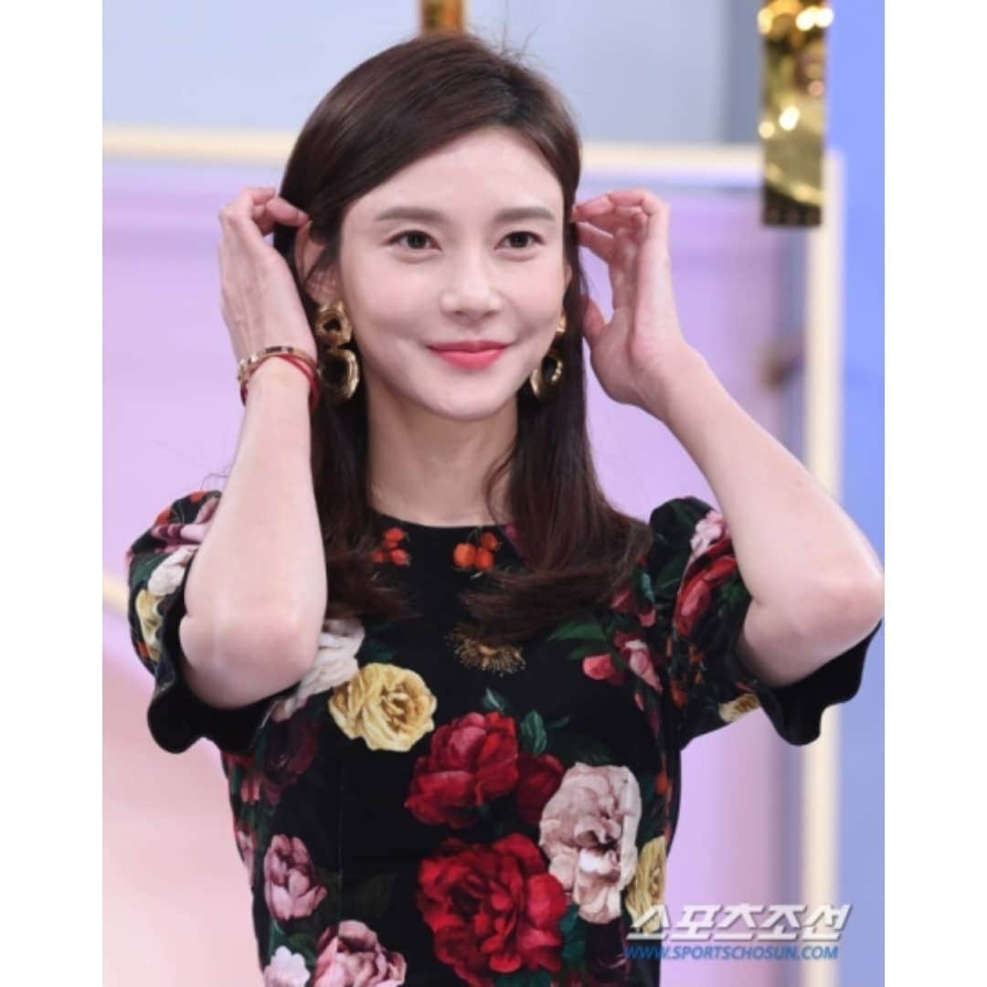 チャ・イェリョンさんのインスタグラム写真 - (チャ・イェリョンInstagram)「어제 여자플러스3 스타일브런치🥨 제작 발표회 했어요🌹 내일 sbs 플러스 오전 10시 저녁11시 첫방송! 이예요🙆‍♀️내일 만나요❤ 예쁜 사진 감사합니다🙇‍♀️」7月2日 10時06分 - chayeryun